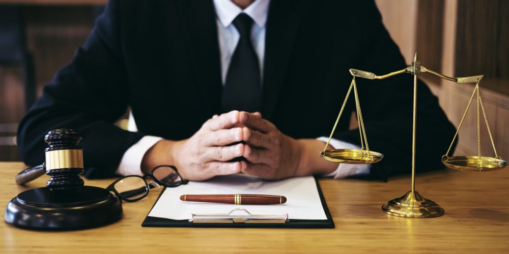 Pożyczka na adwokata – dlaczego warto po nią sięgnąć?