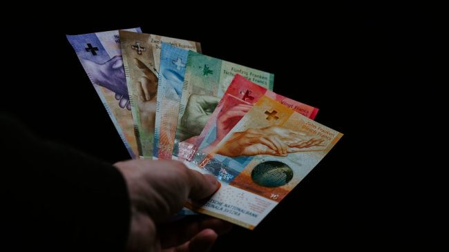 Kredyty we frankach szwajcarskich – czy da się unieważnić umowę?